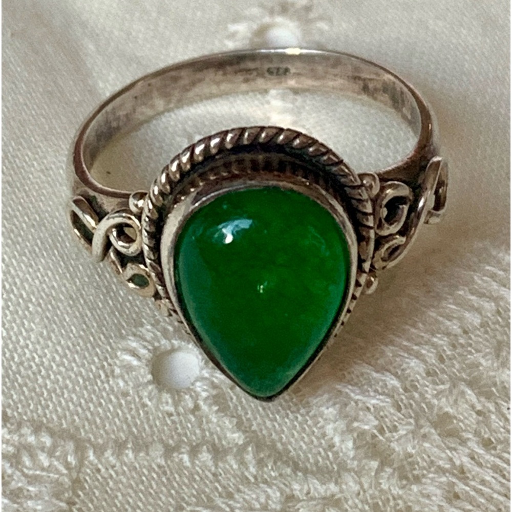Emerald Green Quartz Gemstone Sterling Silver Woman’s Ring Jewelry Birthstone